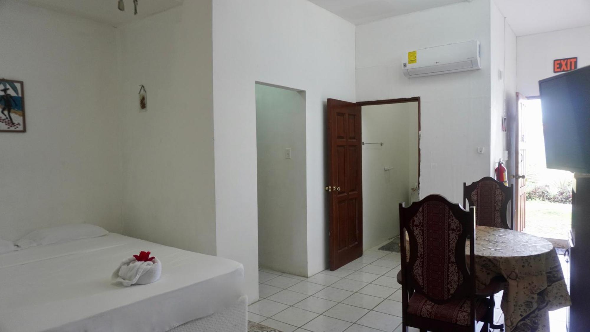 See Belize Poolside Sea View Economy Room With Infinity Pool & Overwater Deck Cidade de Belize Exterior foto