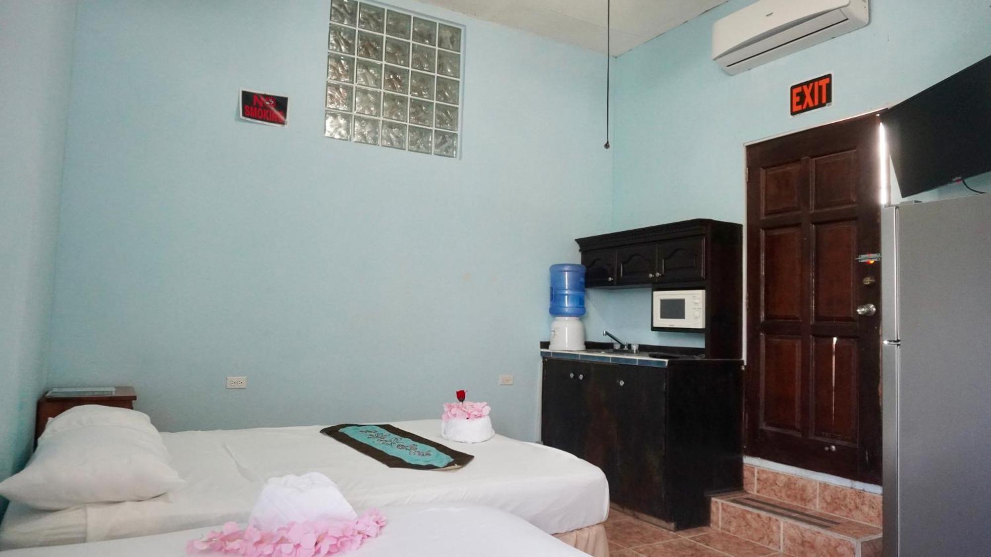 See Belize Poolside Sea View Economy Room With Infinity Pool & Overwater Deck Cidade de Belize Exterior foto